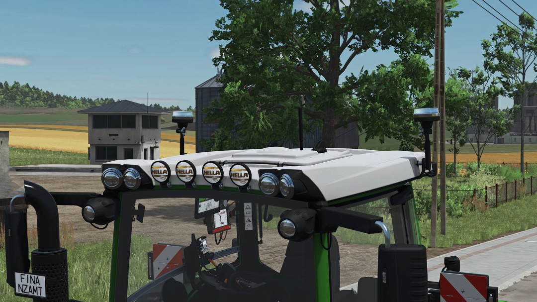 Fendt 900 Agribumper mod with LED lights in Farming Simulator 25, showcasing the tractor's front-mounted lighting accessories.