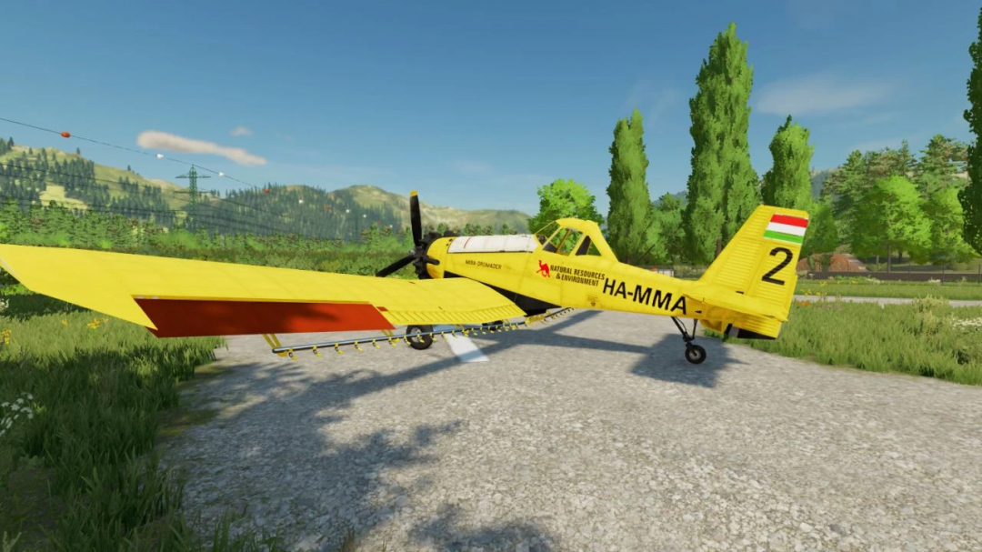 Farming Simulator 25 mod: Yellow PZL-Mielec M18 Dromader aircraft for agricultural missions.