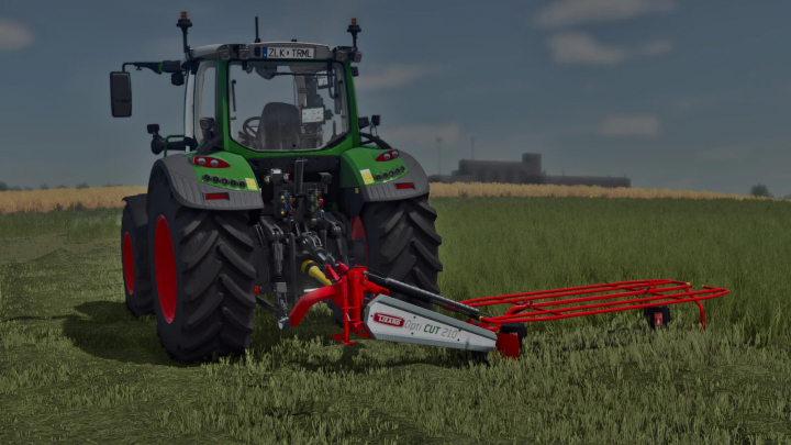 fs25-mods, Farming Simulator 25 mod: Lizard OptiCut v1.0.0.0 attached to a tractor in a field for precise crop cutting.