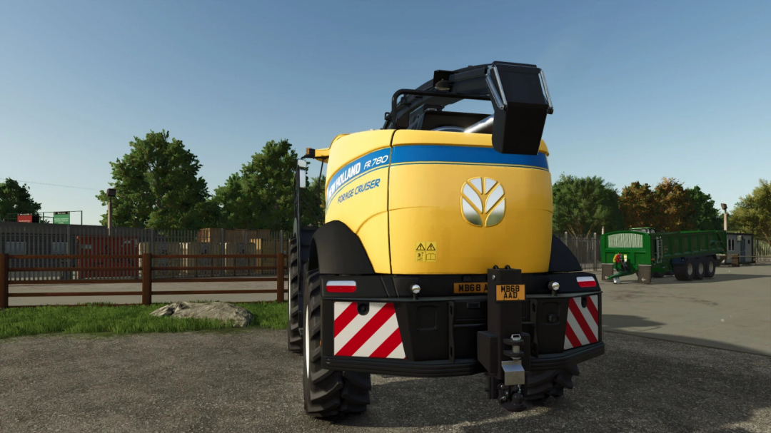 Farming Simulator 25 mod: yellow New Holland FR 780 forage harvester with pickup hitch, suitable for Farming Simulator 25 mods.