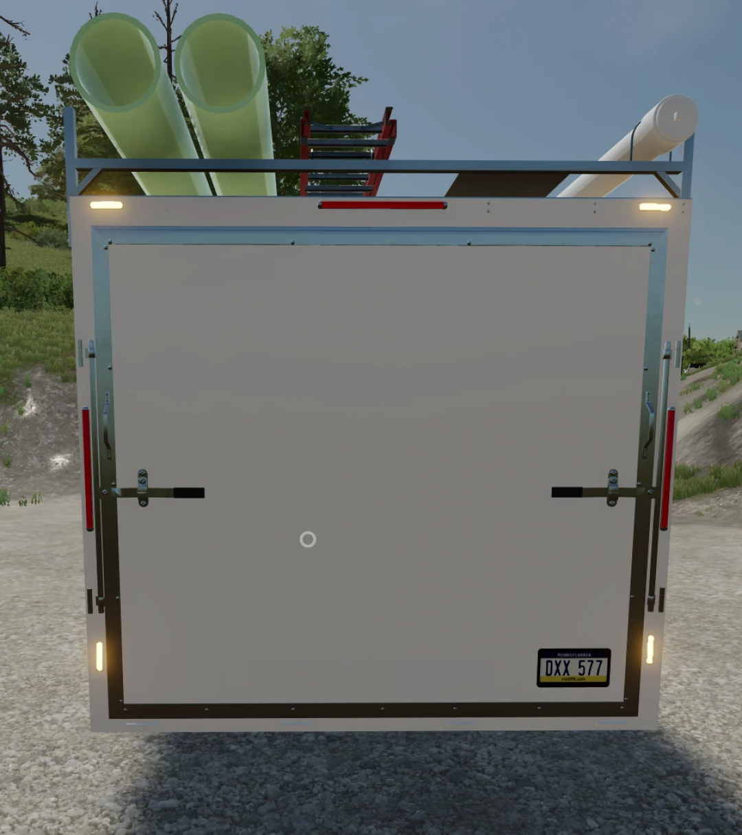 Farming Simulator 22 mod: Work Trailer Edit v2.0.0.0 with pipes and top rack for innovative transportation.