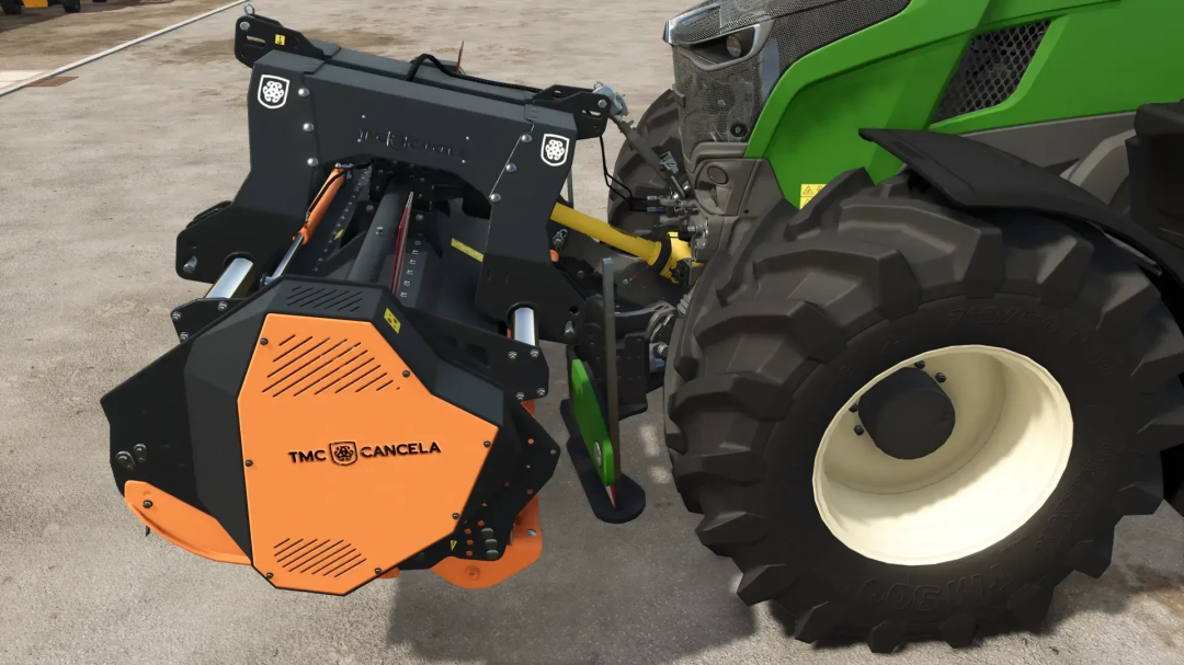 Fendt 700 tractor with TMC CANCELA agribumper mod in Farming Simulator 25, featuring a black and orange bumper attachment, detailed and realistic.