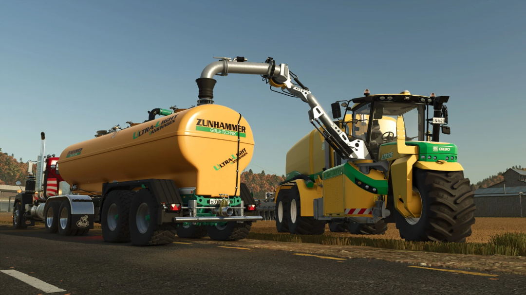 Farming Simulator 25 mod featuring a yellow Zunhammer ULT SemiTrailer attached to an agricultural tractor.