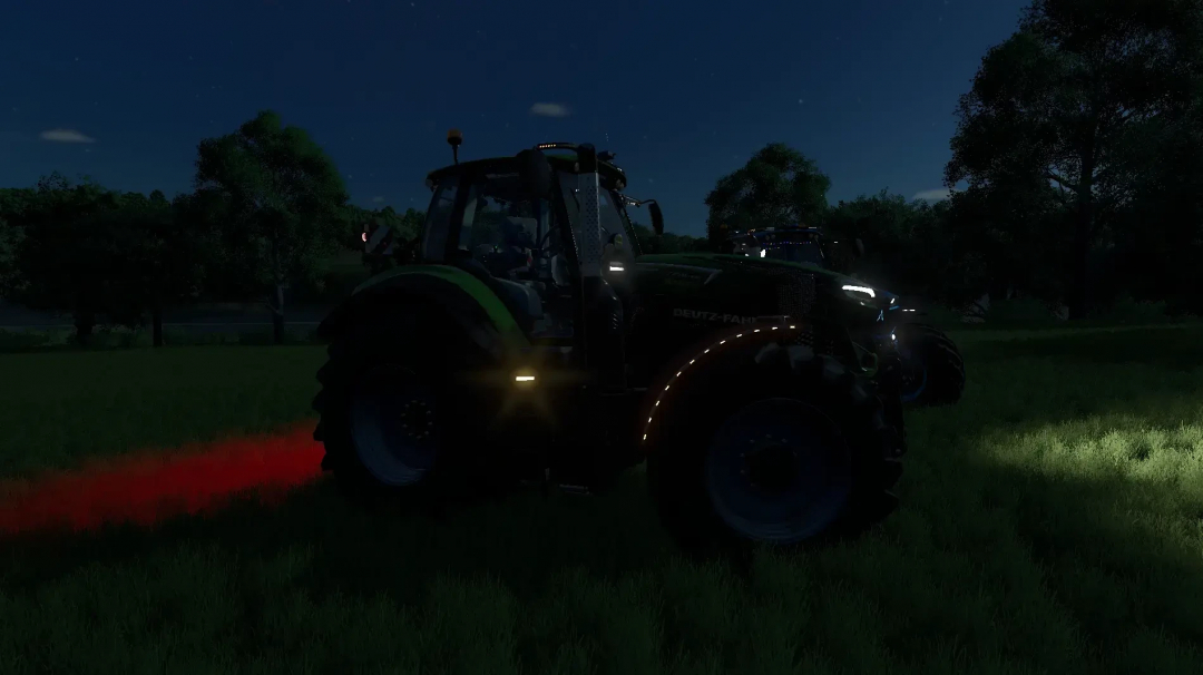 Deutz Fahr Serie 7 tractor mod at night in FS25 game.